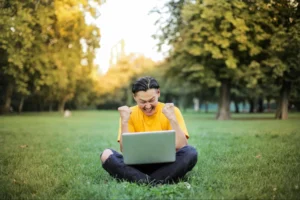 Beyond the Bonus: Recognizing Employee Success