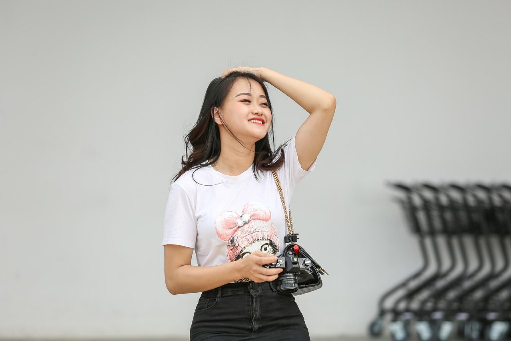 Girls, pretty girls, vietnam, and the country