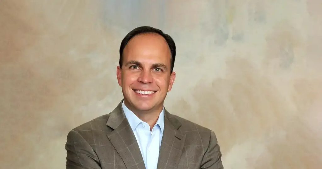 Portrait of ISACA chief executive Erik Prusch
